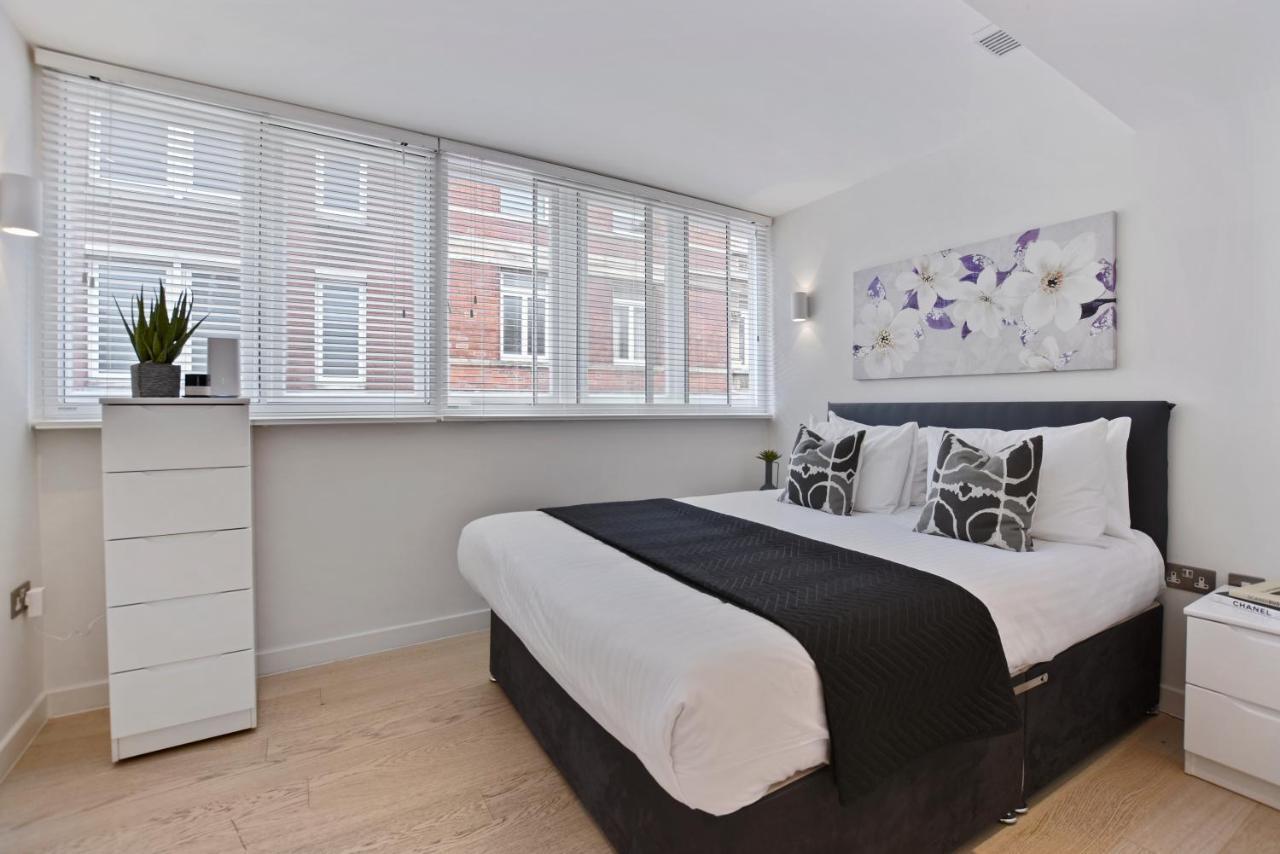 West Street By Aeria * Londra